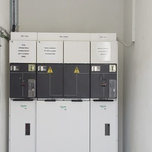 Cuarto eléctrico maquinaria merieólisis